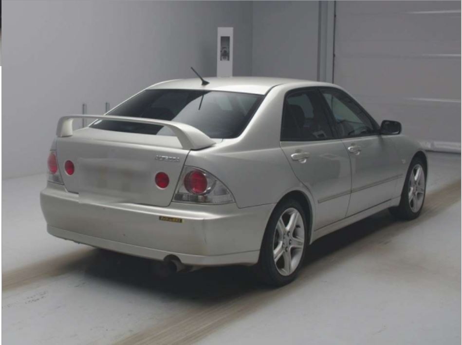 Toyota Altezza 1999 - Photo 2