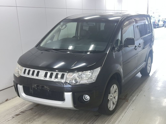 Mitsubishi Delica D5