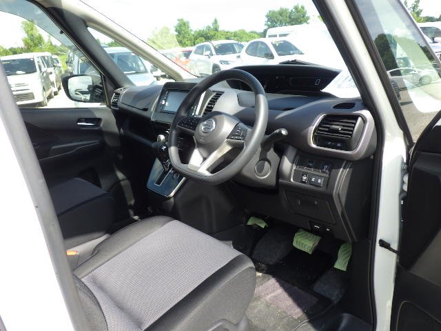 Nissan Serena 2022 - Photo 10