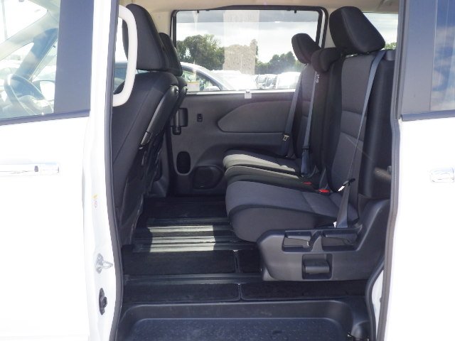 Nissan Serena 2022 - Photo 13