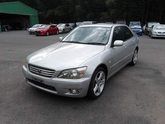 Toyota Altezza 2000 - Photo 8