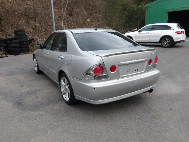 Toyota Altezza 2000 - Photo 9