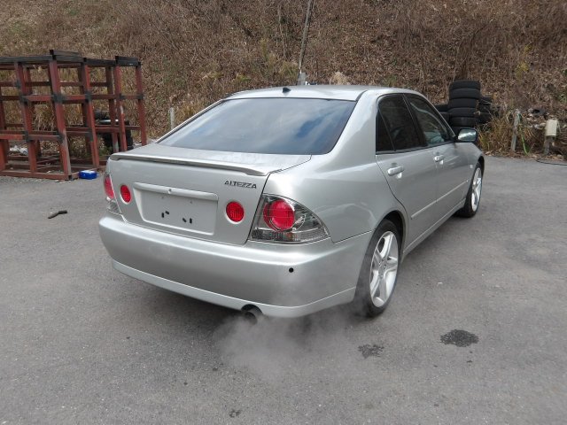 Toyota Altezza 2000 - Photo 10