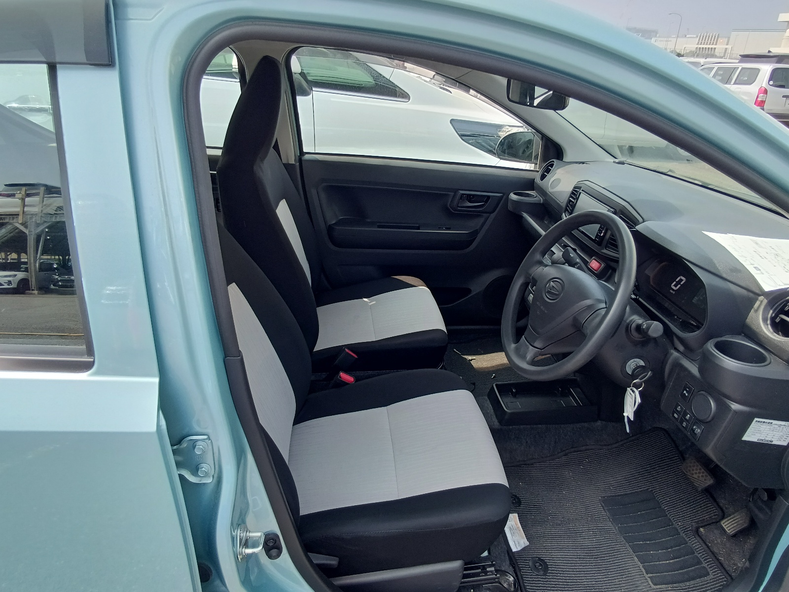 Daihatsu Mira E S 2023 - Photo 12