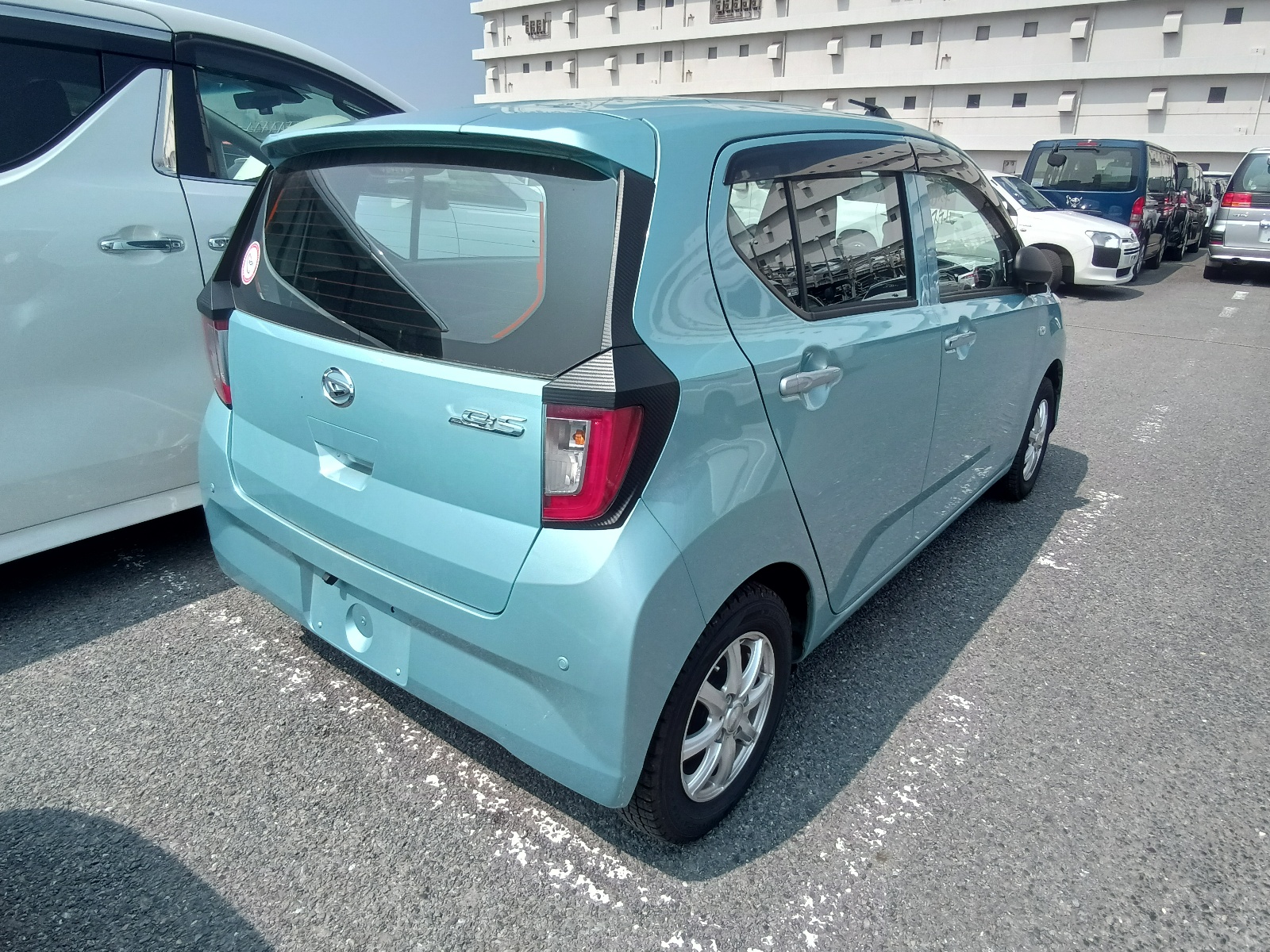 Daihatsu Mira E S 2023 - Photo 17